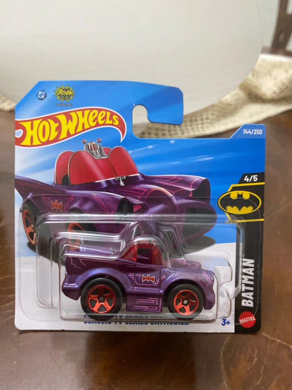 Hot Wheels Classic Tv series batmobile 144/250