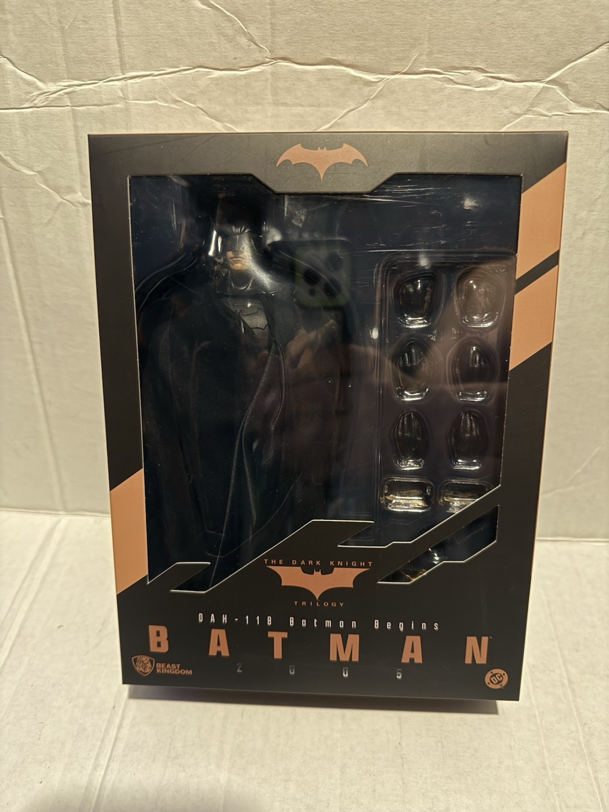 DC Batman Begins Dynamic 8-Action Batman Figure Beast Kingdom DAH-118 NUOVO