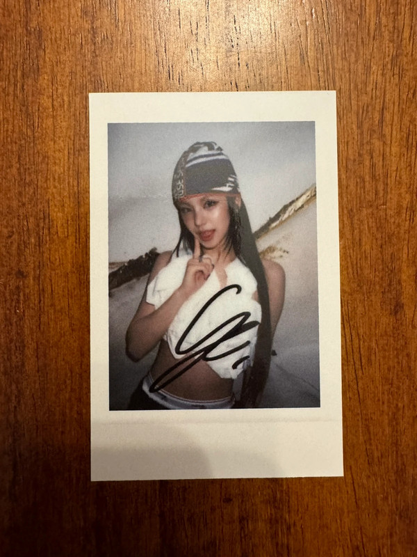 Yeji photocard Gold