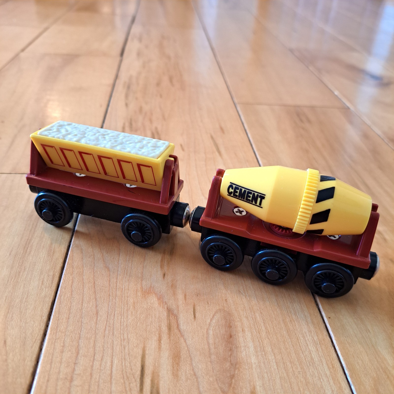 BETONIERA E DUMPER! con carico magnetico in ghiaia! Trenino Thomas Ferrovia in legno