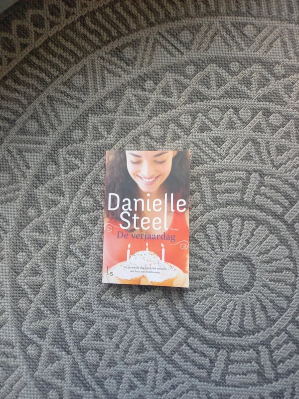 Danielle steel de verjaardag boek