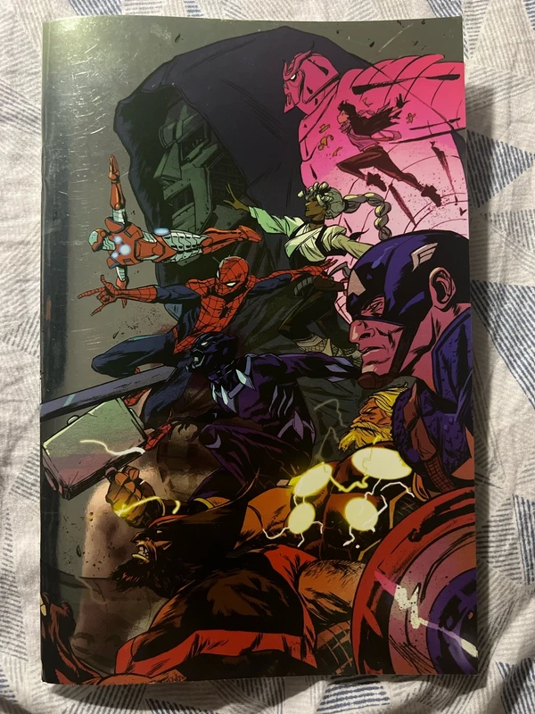 Ultimate Endgame 1 variant Wraparound di Sanford Greene