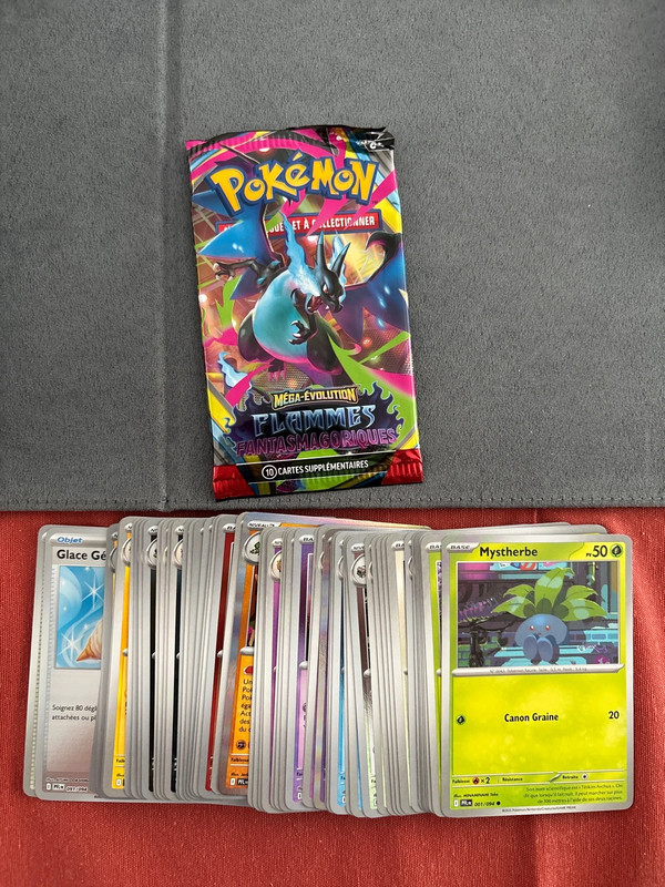Lot de 50+ cartes Pokémon Flammes Fantasmagoriques
