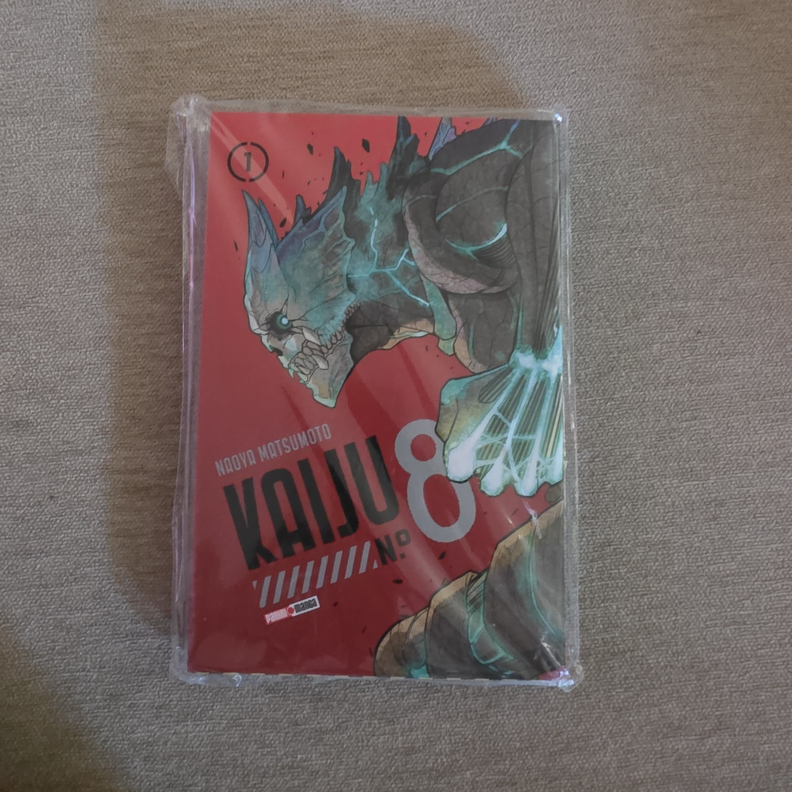 Kaiju n. 8 vol. 1 numero #1 manga di Naoya Matsumoto in spagnolo stampato in Messico