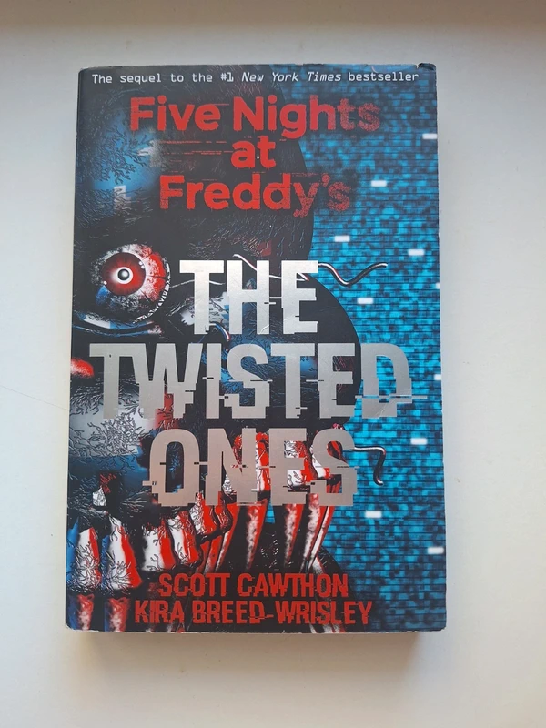 Livre fnaf T02