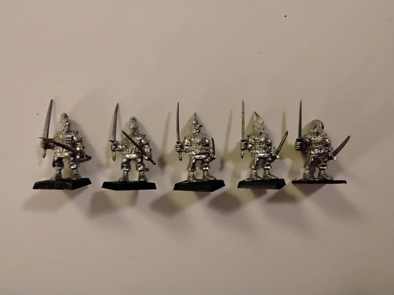 Advanced Heroquest elf henchmen convertion