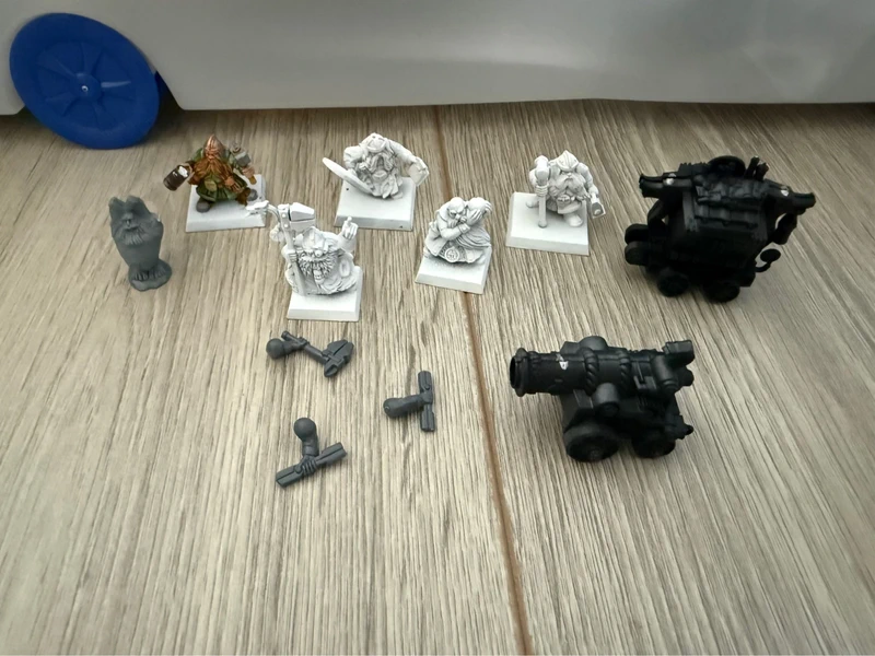Warhammer dwarf cannon / cart + dwarfs