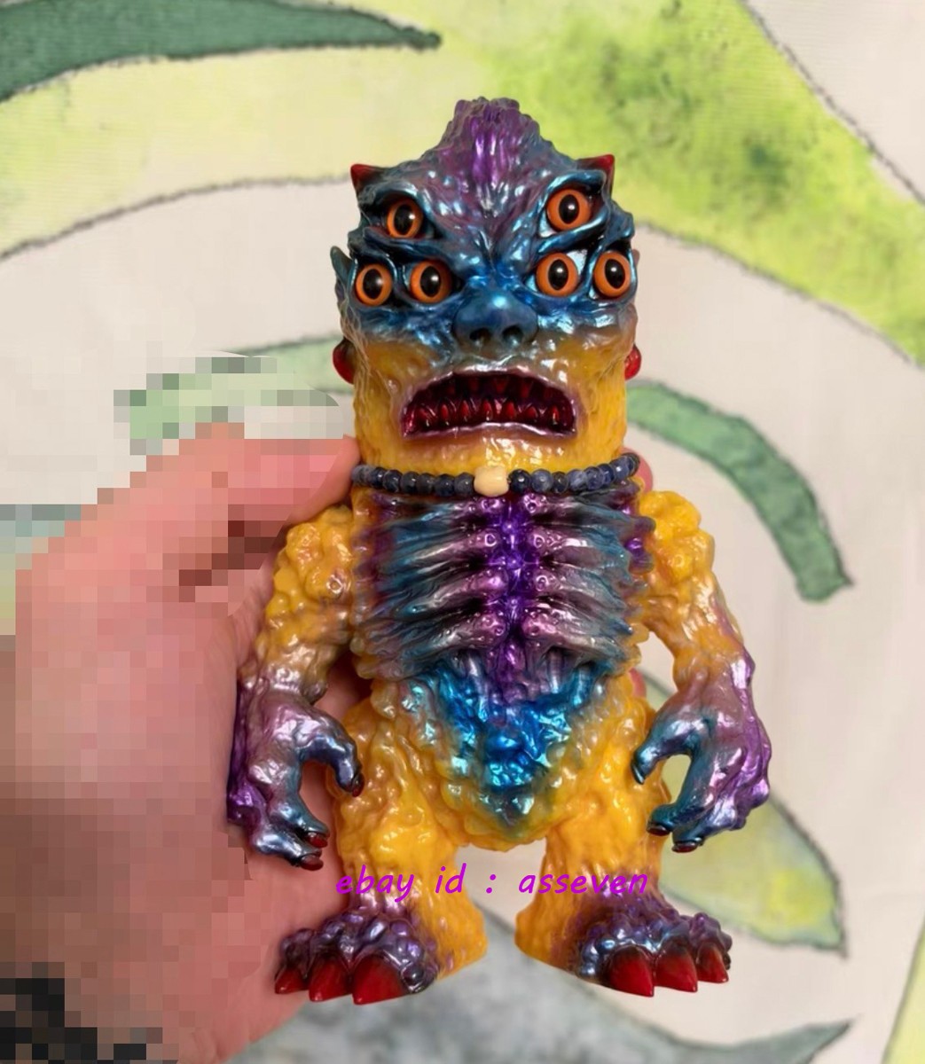 Modellino MVH Dx Mutantvinylhardcore Sofubi edizione limitata da collezione