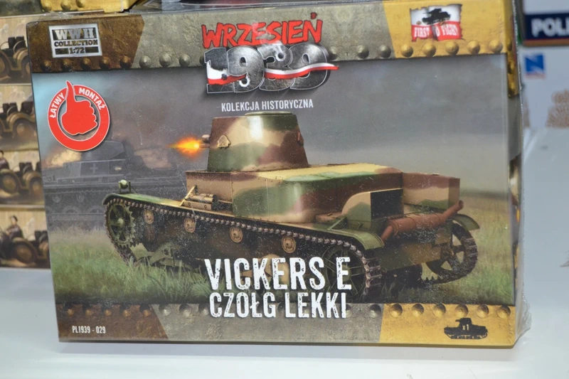 Vikers E, First to Figt 1/72