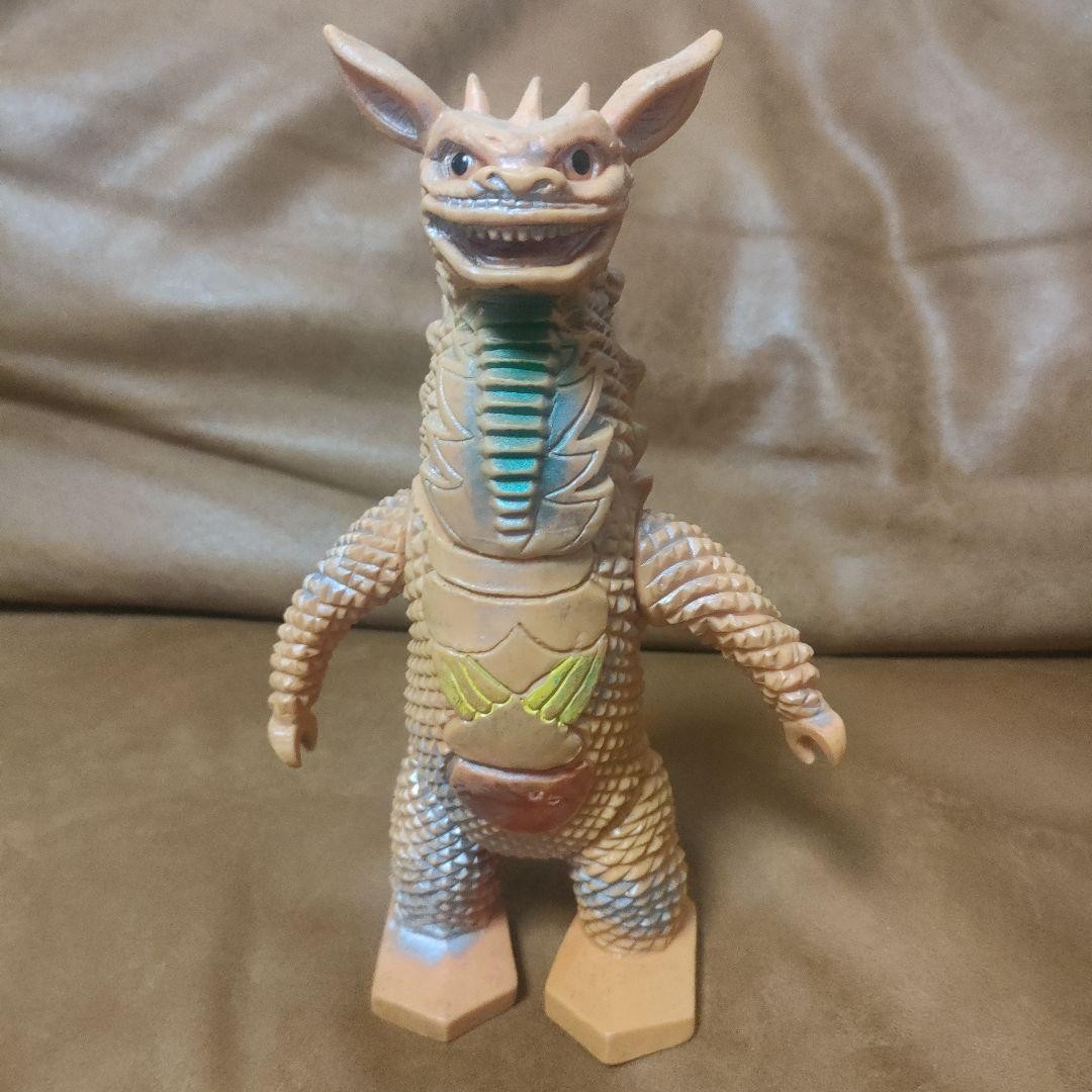 Gango Sofubi Bullmark Ultraman Monster Standard 135450