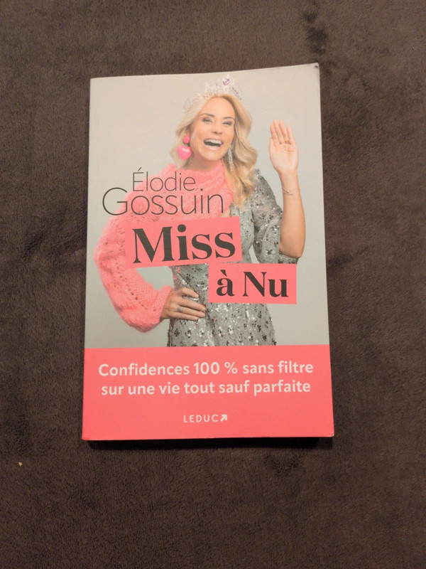 Miss à nu par Élodie Gossuin