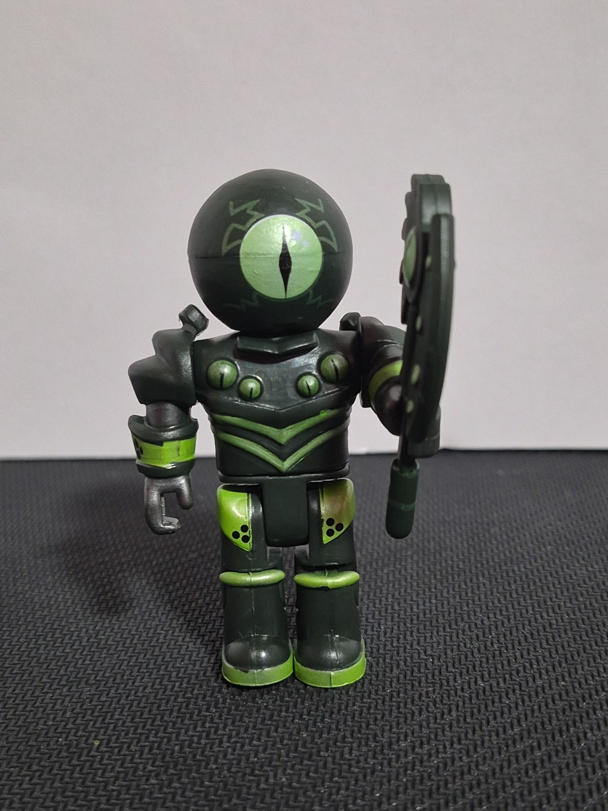 Champions Of ROBL0X THE OVERSEER Series 1 Figure COMPLETE With Axe (NO CODE)