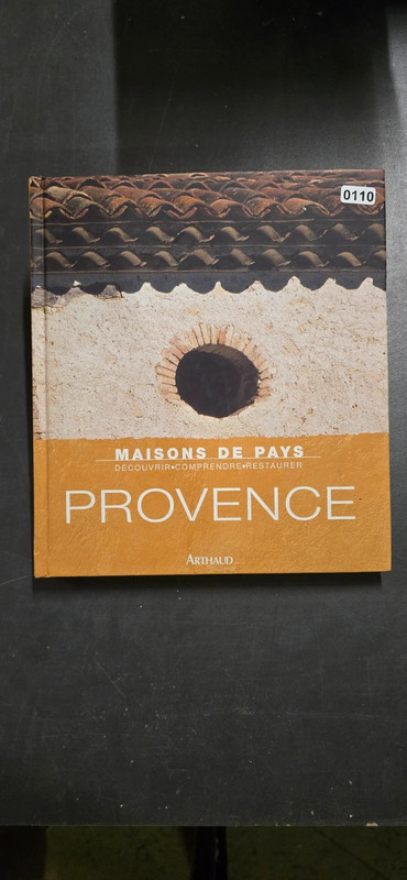 Livre Maisons de pays Provence Réf:L0110