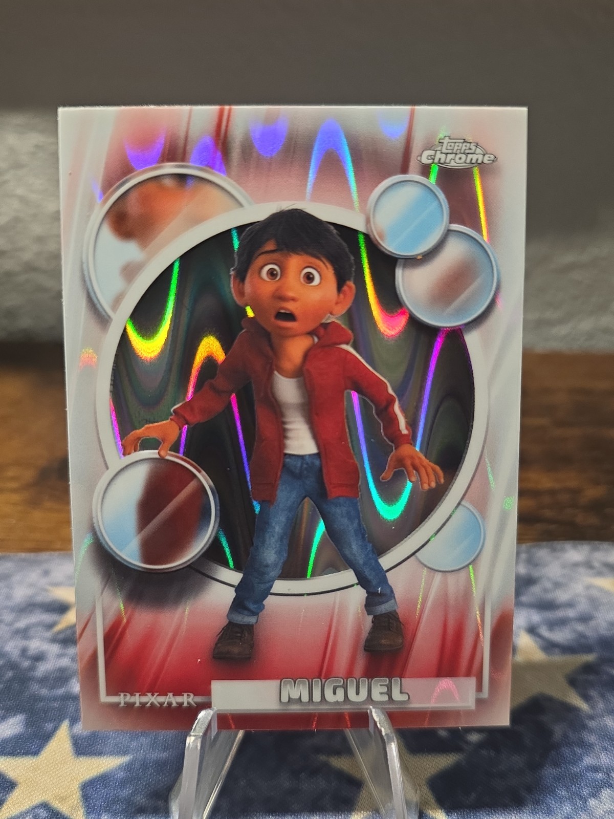 2026 Topps Chrome Disney #122 Miguel Raywave rifrattore