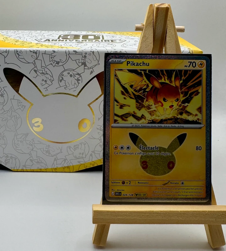 Carte Pokémon 30 ans Pikachu