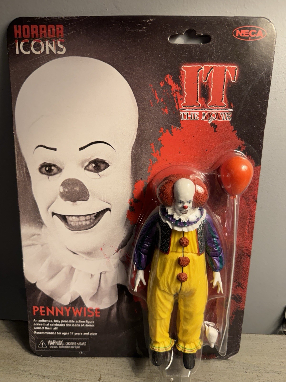 NECA Horror Icons IT Pennywise Tim Curry Action Figure w/ Balloon Carded