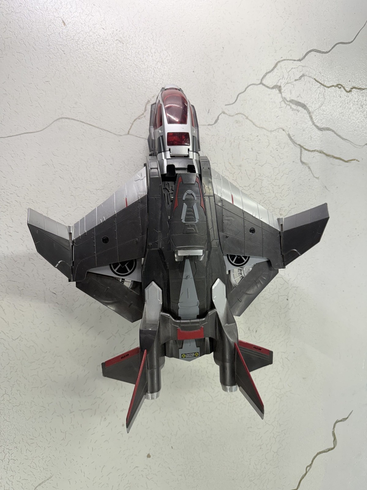 Marvel Avengers Quinjet 2011 Hasbro Black & Silver Spaceship Toy With Red Cockpi