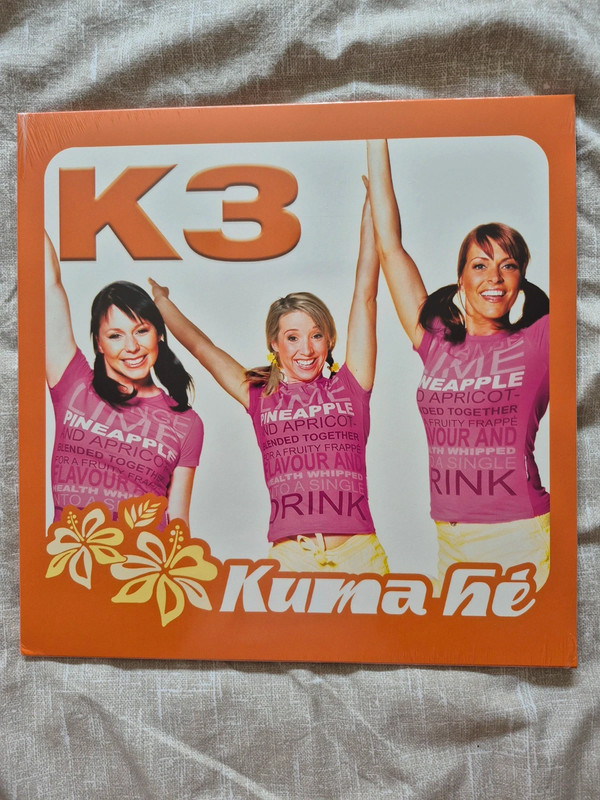 Gesealde zwarte vinyl "Kuma he" van K3 originals