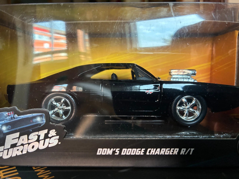 Jada escala 1:36 serie Fast and Furious. Dom's Dodge Charger R/T