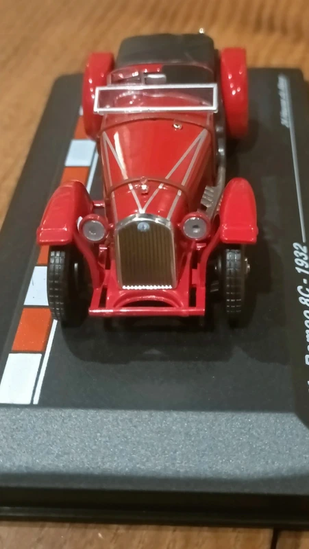 Alfa Romeo 8C