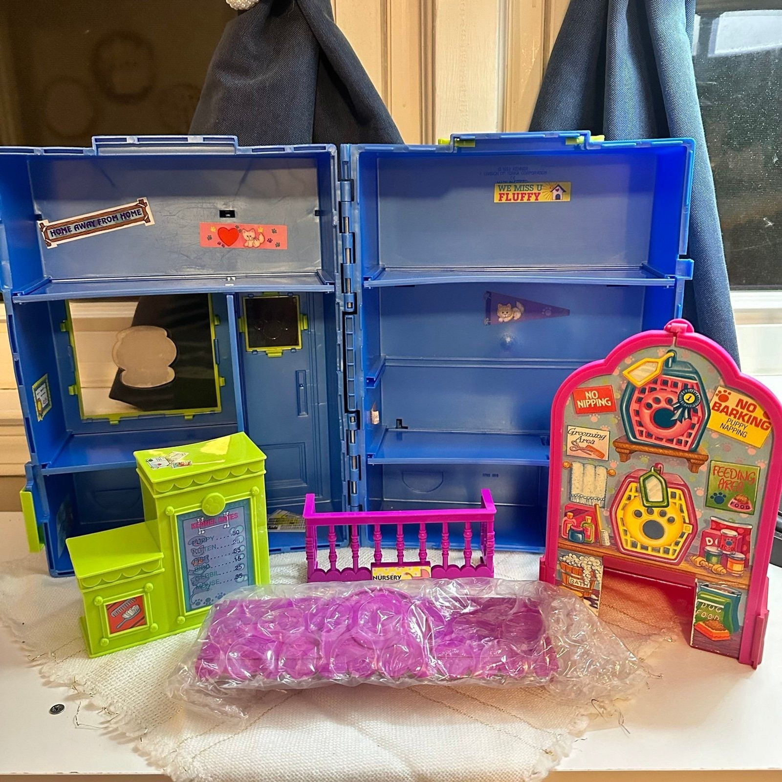 Vintage 1993 Littlest Pet Shop Kennel Playset Carry Case