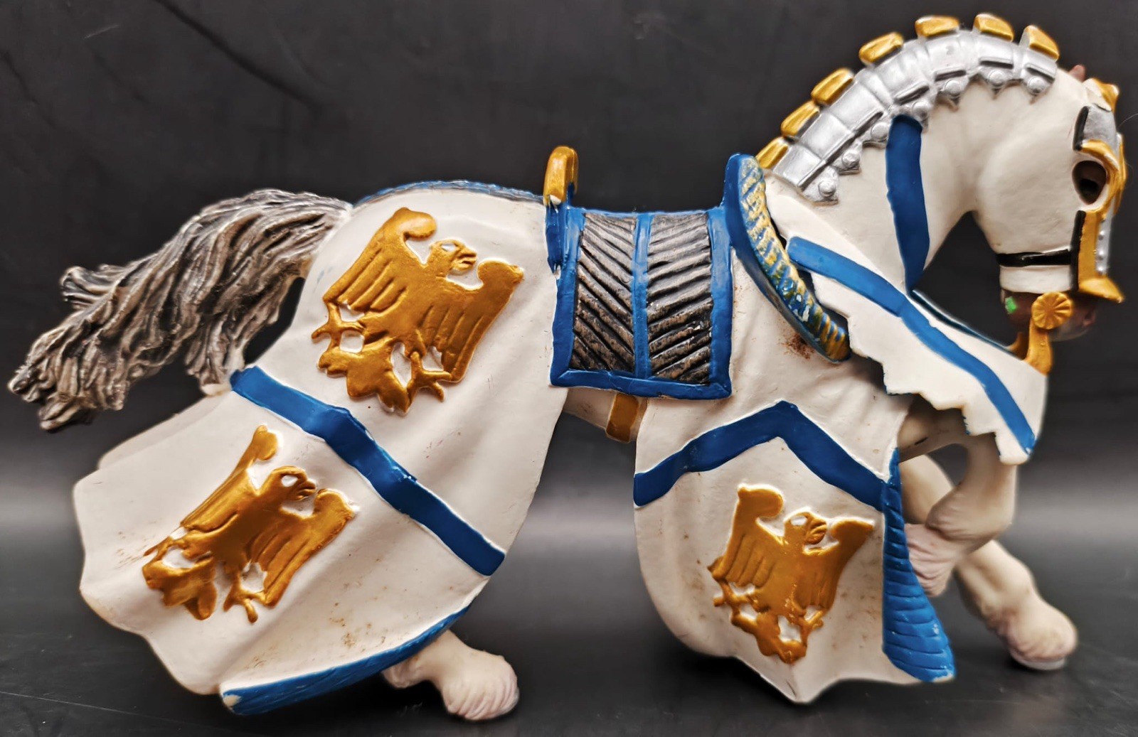Papo 2011 medieval knight horse figure blue white gold eagle armour￼