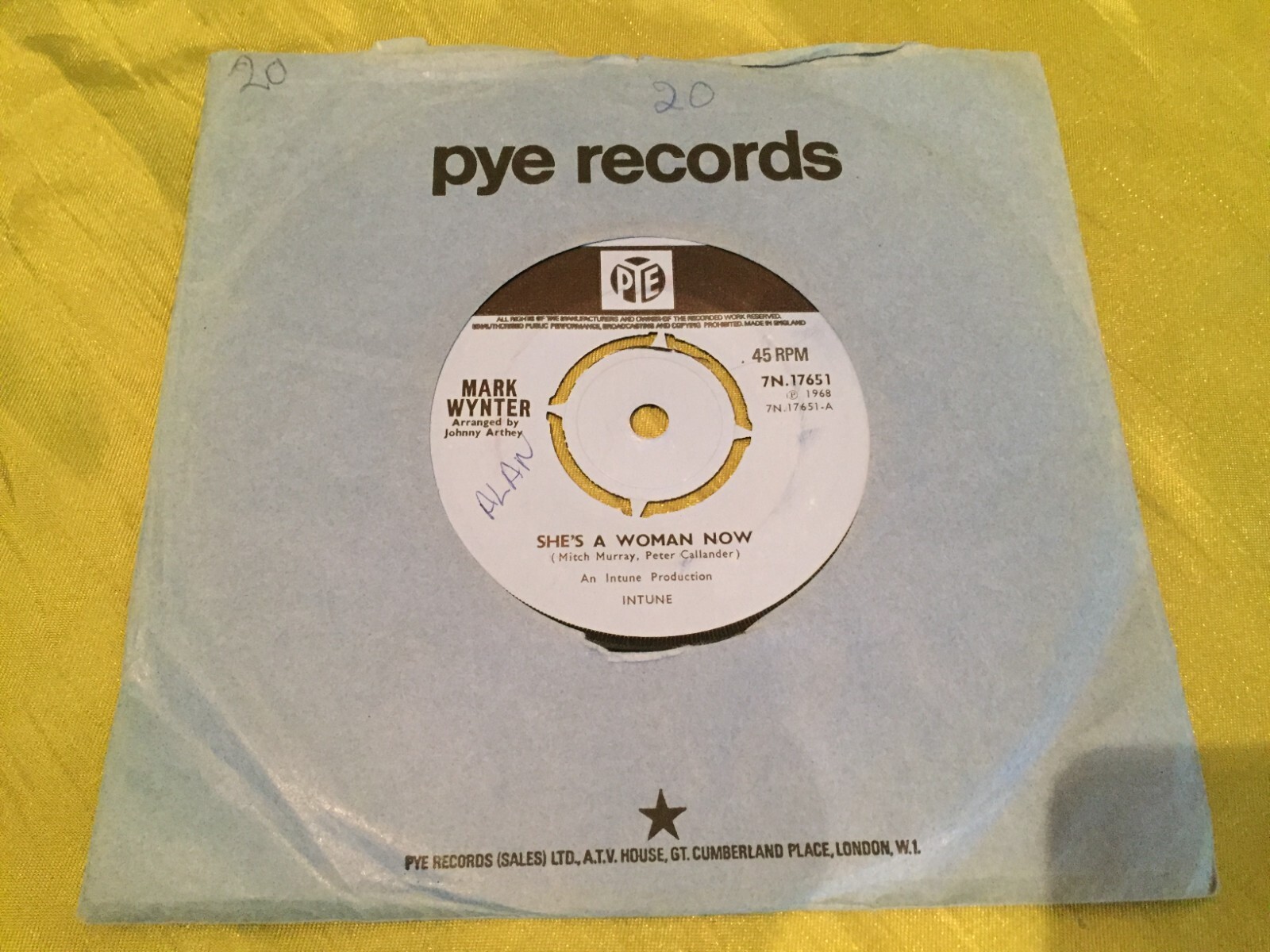 MARK WYNTER She's A Woman Now PYE RECORDS 1968 UK 7" VG