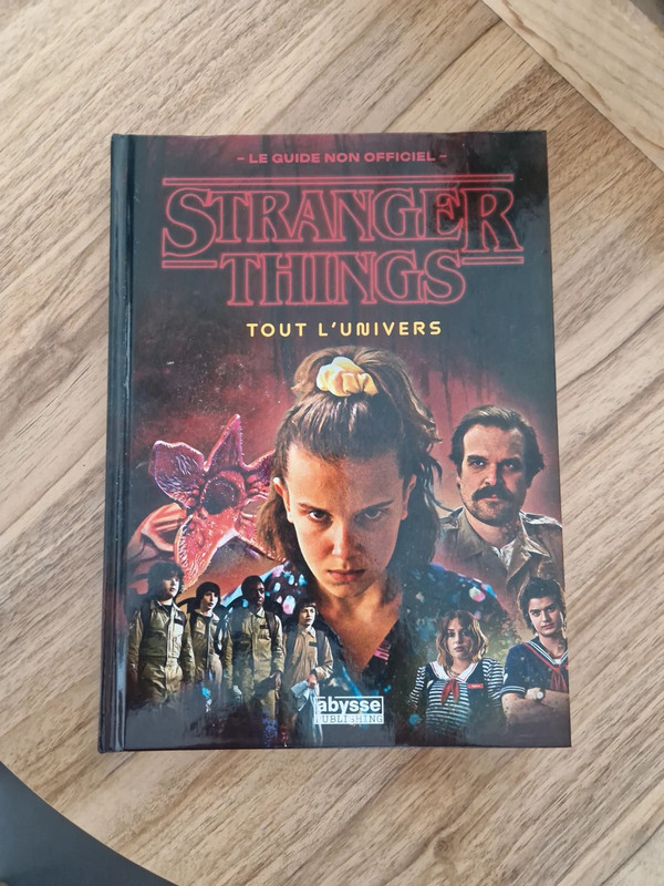 Livre Stranger things Tout l'univers