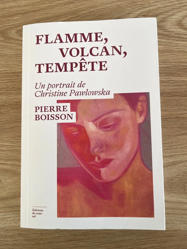 Livre « flamme, volcan, tempête » portait de Christine Pawlowska