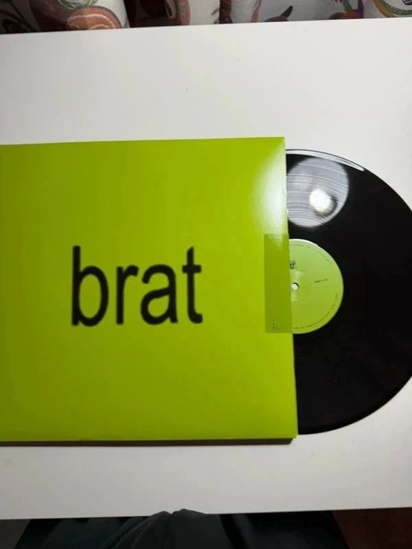 vinilo brat charli xcx
