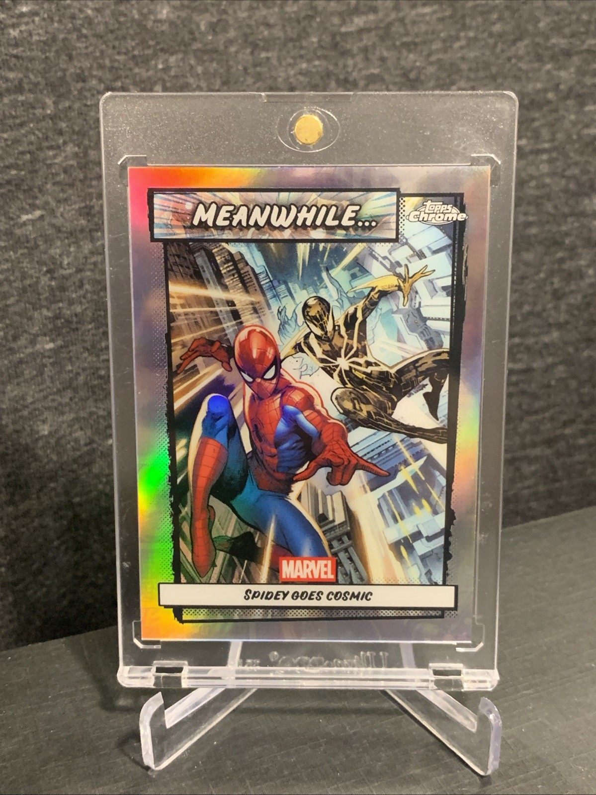 2026 Topps Chrome Marvel Comics Nel frattempo rifrattore Spidey diventa cosmico