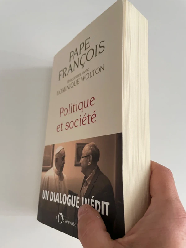 livre : pape François, politique et société