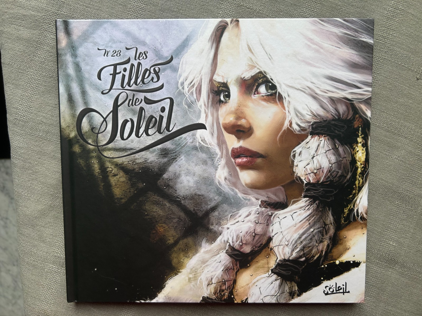 LES FILLES DE SOLEIL TOME 23 EO HORS COMMERCE EN ÉTAT NEUF