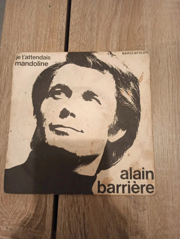 Vinyle 45 tours alain barriere tres bon etat