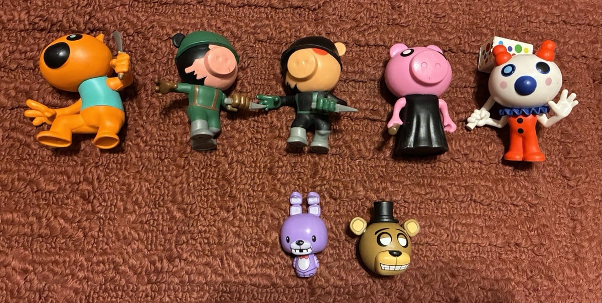 PIGGY Minifigure Figure Mini Toon Phat Mojo PVC Set di 4 più 2 Mini Figurine FNAF