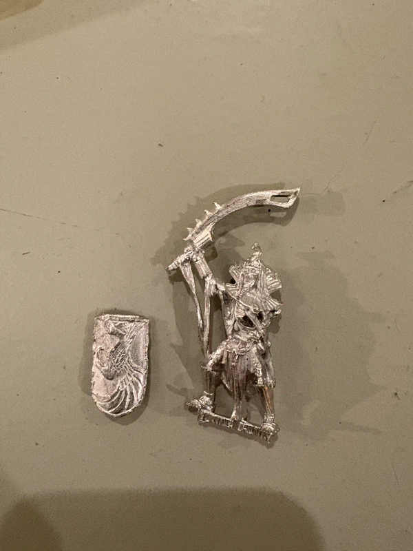 Warhammer the old world tomb king sword and shield metal