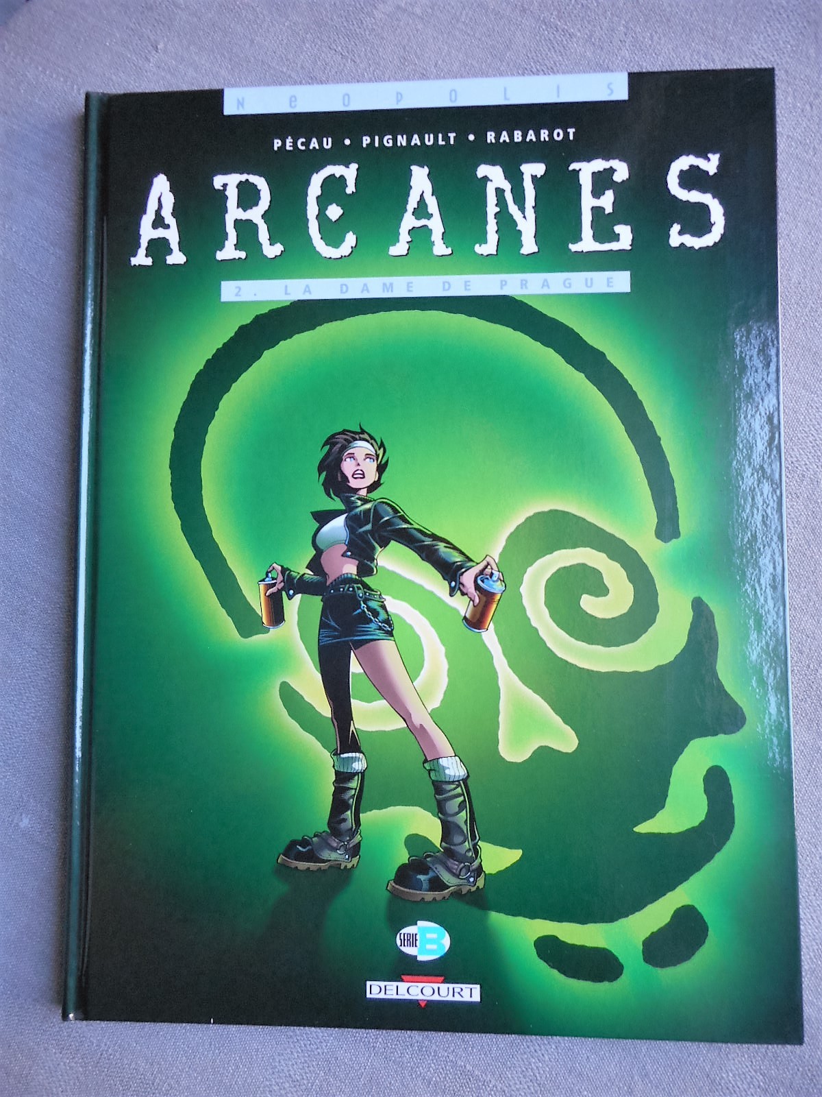 PECAU PIGNAULT ARCANES TOME 2 LA DAME DE PRAGUE EO EN ÉTAT NEUF AVEC LE DOSSIER 