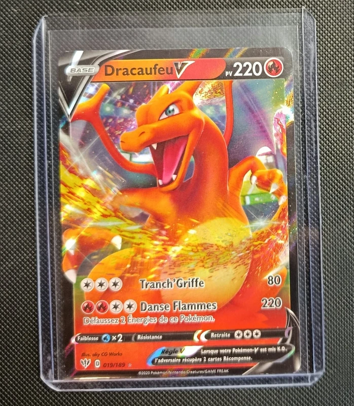Carte gradée Pokemon Dracaufeu V 019/189