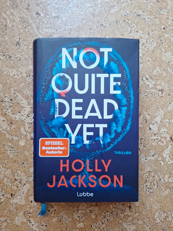 Not Quite Dead Yet Holly Jackson Buch Thriller Deutsch Farbschnitt