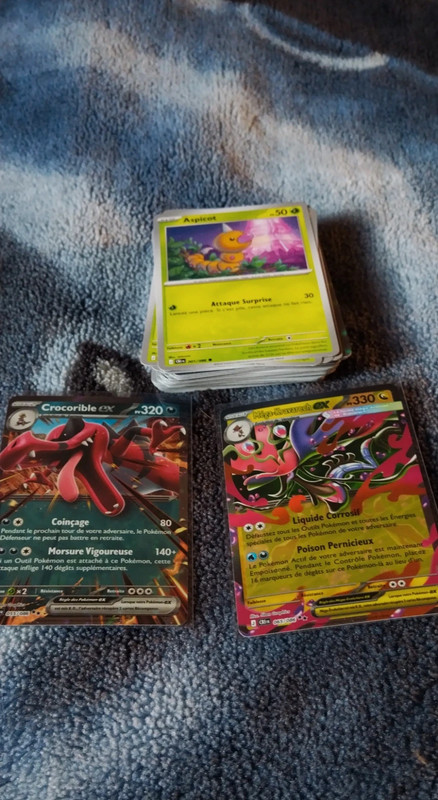 Lot de 74 cartes Pokémon sans doublon