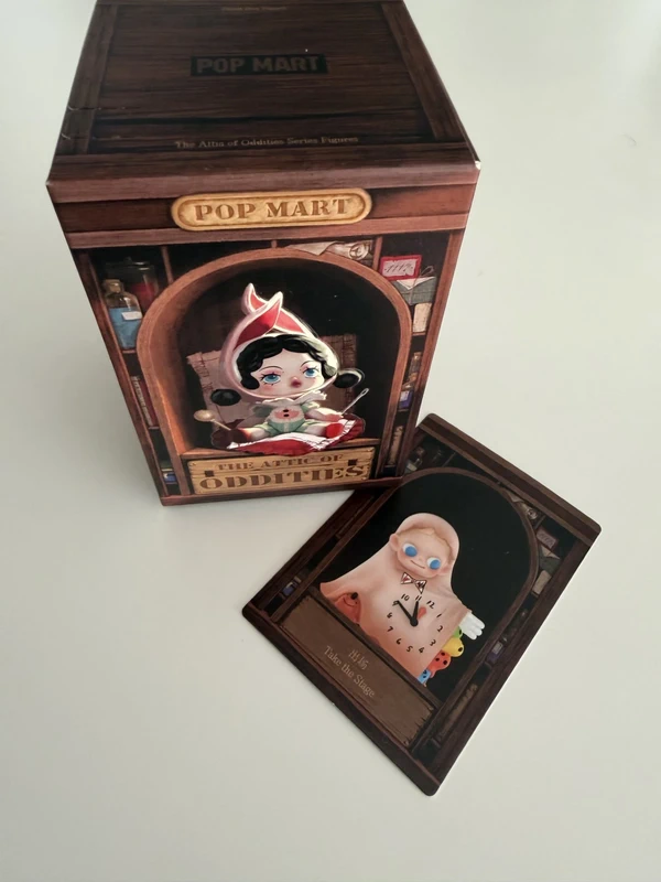 Caja Sorpresa (Blind Box) Pop Mart - The Attic of Oddities
