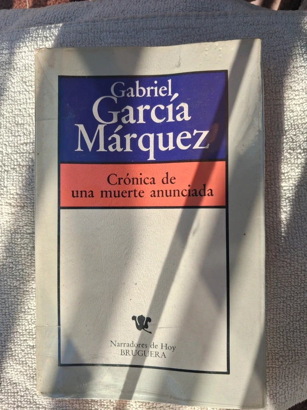 Libro "Crónica de una muerte anunciada" - Gabriel García Márquez (Bruguera)