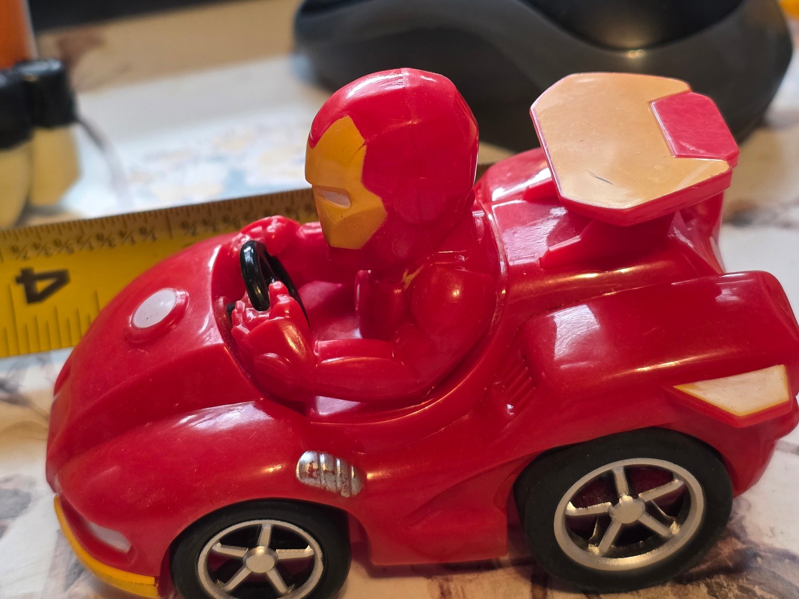Iron Man Marvel Super Hero Adventures Pull Back & Go Azione Corsa Auto Racer