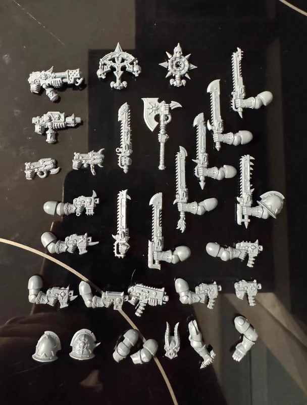 Legionaries Chosen Chaos Space Marine CSM Warhammer 40k Mix Banners Melee Range Weapons Bits