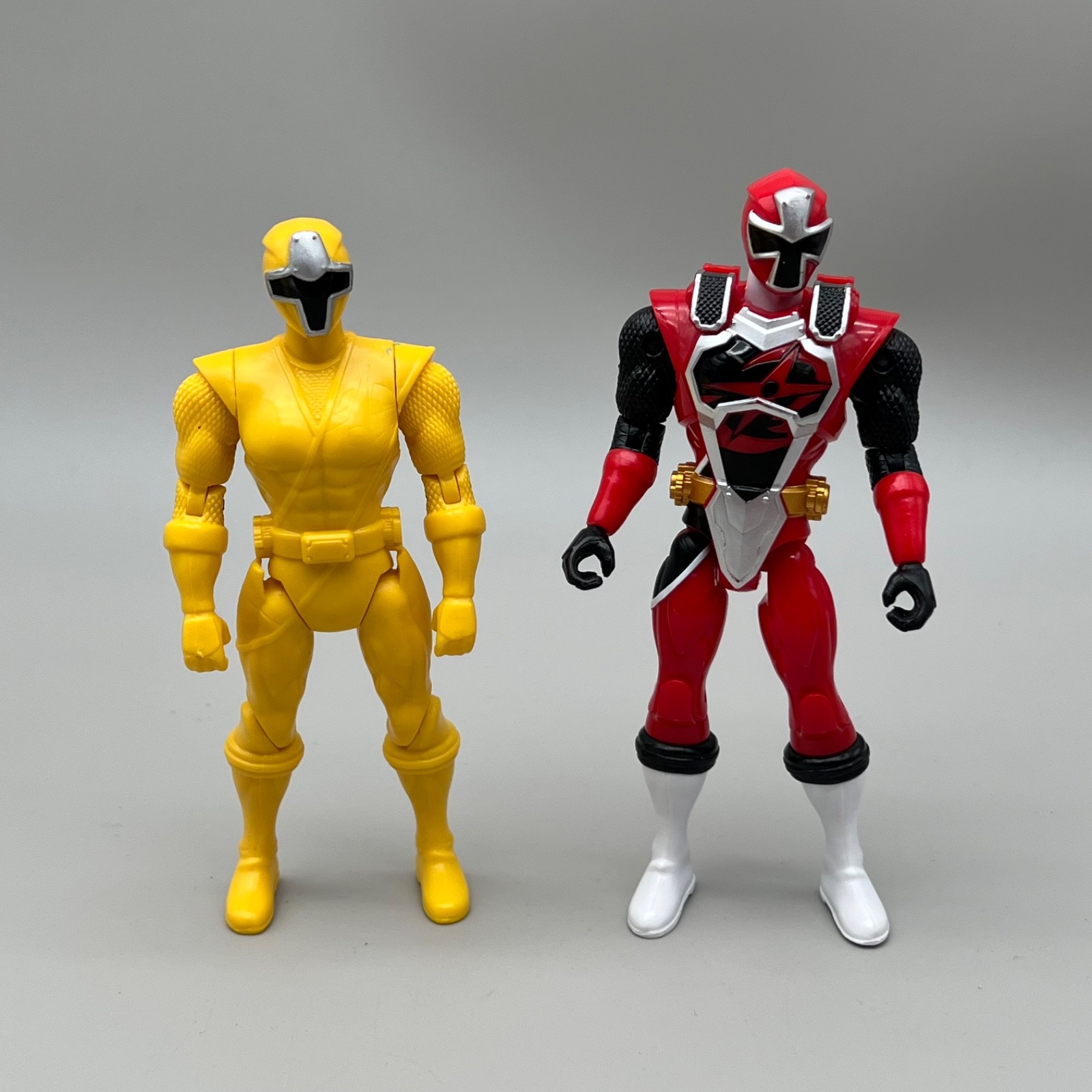 Pacchetto action figure Bandai Power Rangers Ninja Steel 5" - Rosso e Giallo B1