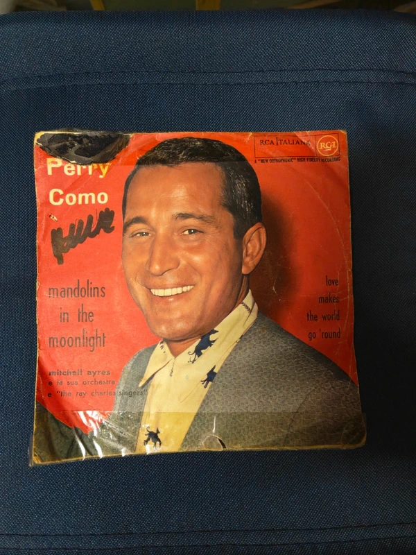 Vinile 45 Giri Perry Como – Mandolins In The Moonlight (RCA Italiana)