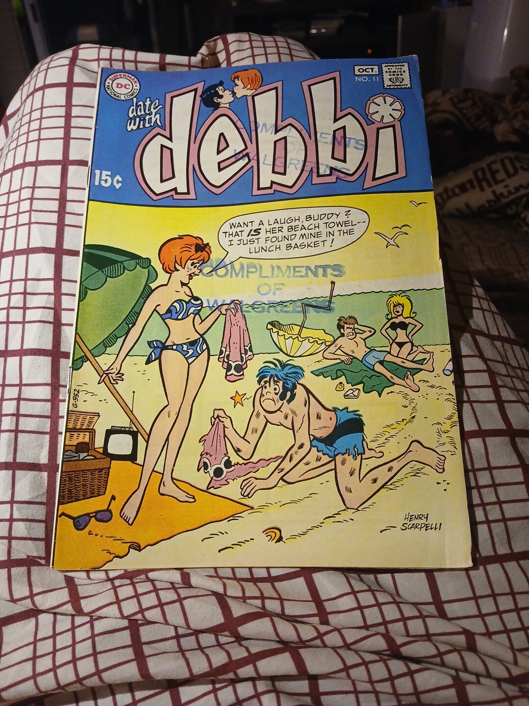 Data con Debbi #11 settembre 1970 DC Comics Bronze Age Good Girl Art Cover Book