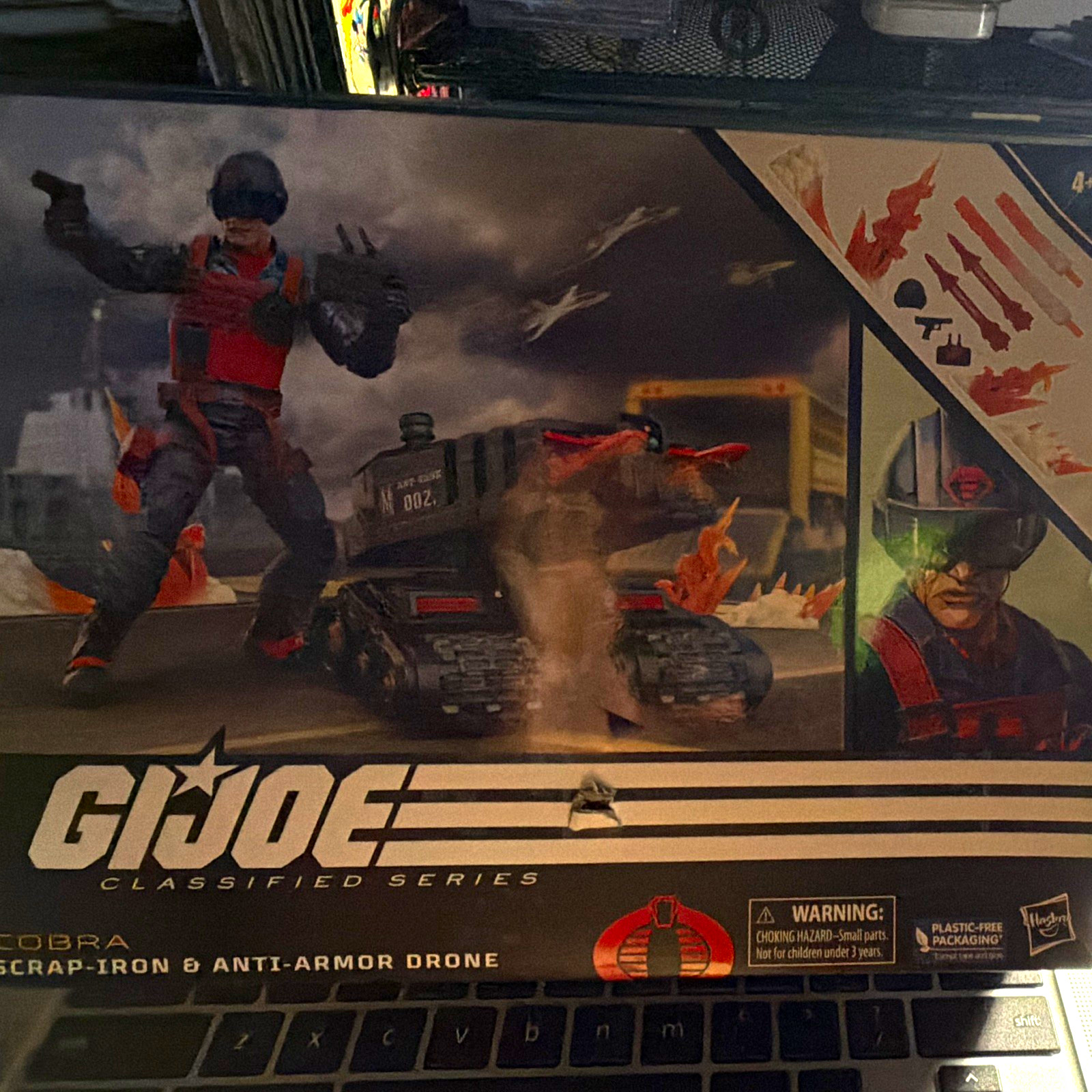Hasbro G.I. Joe Classified Cobra Scrap Armor Drone & Missiles scatola danni ��