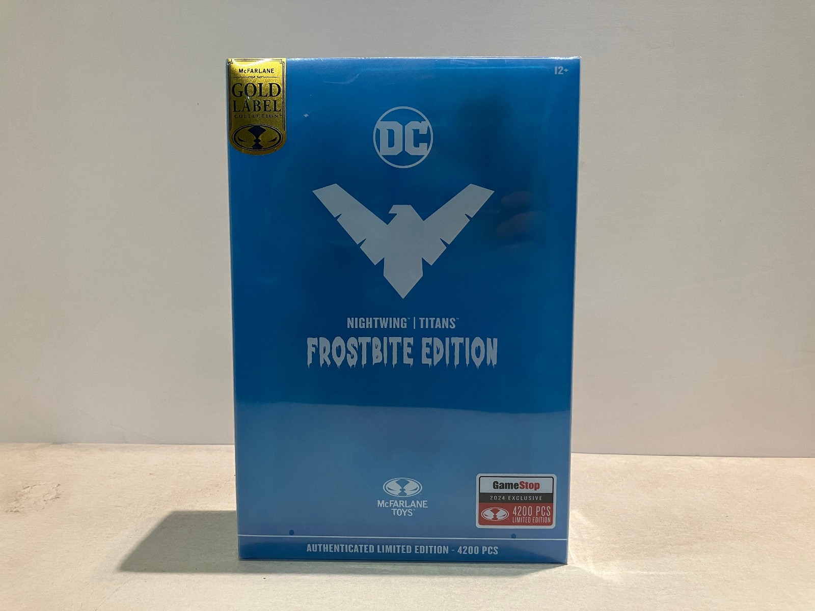 McFarlane DC Multiverse Nightwing Titans Frostbite Edition Esclusiva Gamestop