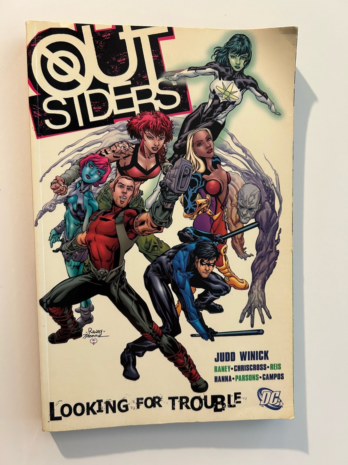 Outsiders Vol. 1: Looking For Trouble (DC Comics 2004)